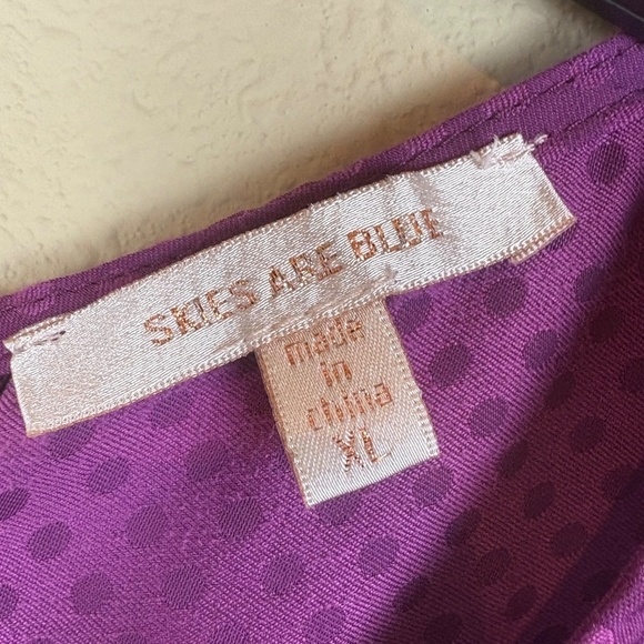 Skies are Blue Sleeveless Purple Polk a Dot Scalloped Hem Blouse; Size XL - Picture 7 of 9